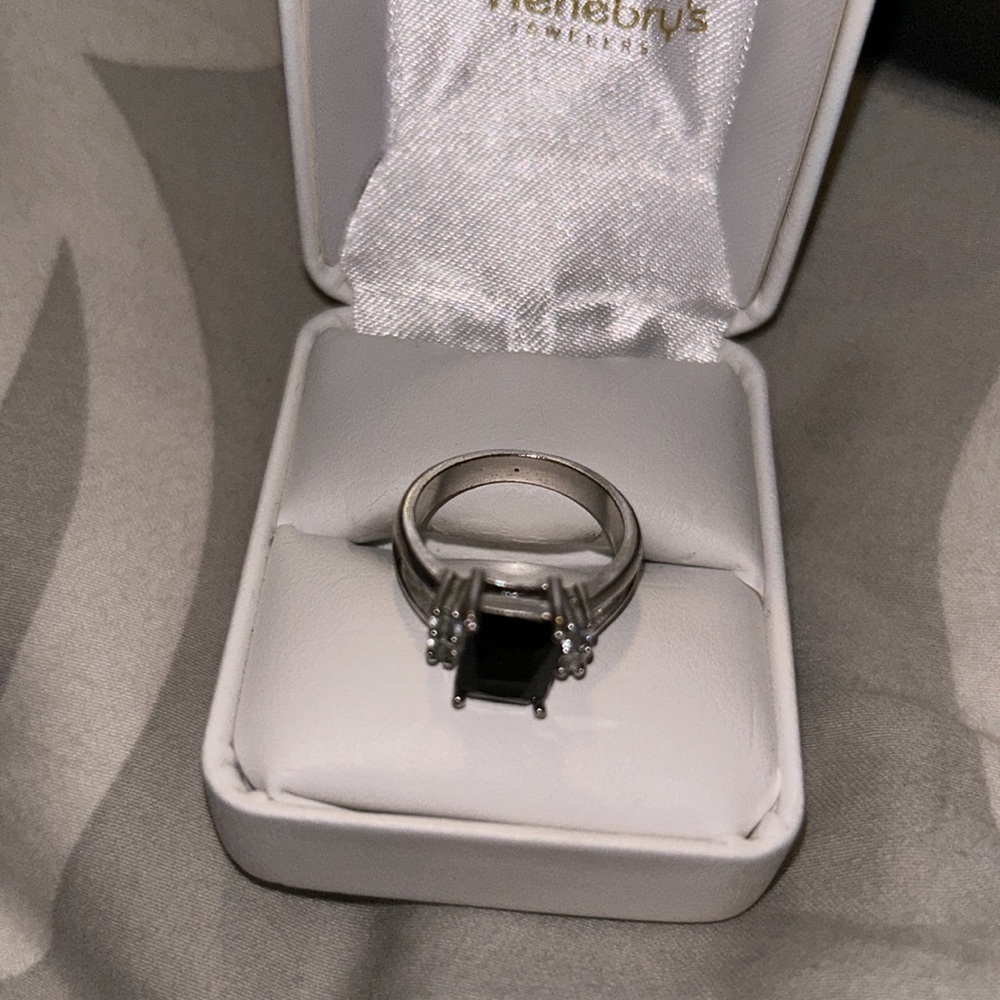 Size 6.5 ring - Picture 2 of 2